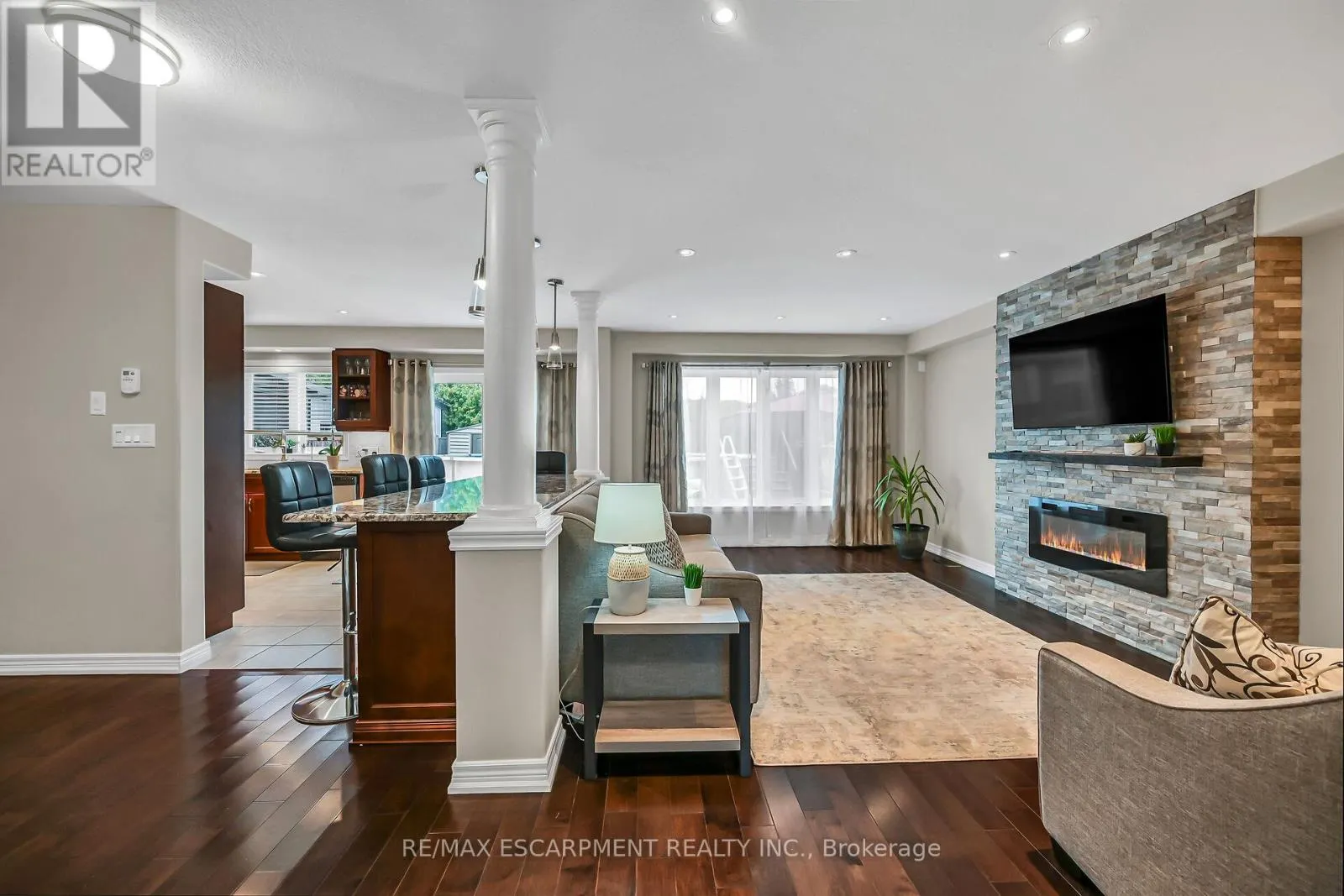 70 ESCARPMENT DRIVE