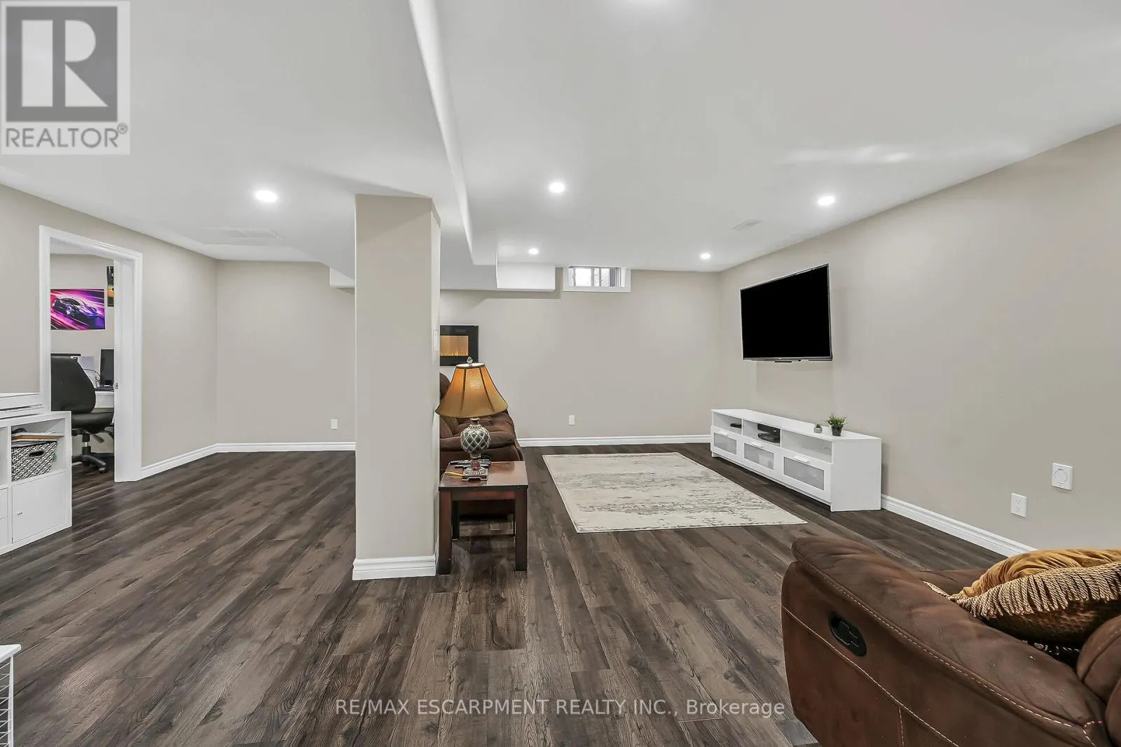 70 ESCARPMENT DRIVE