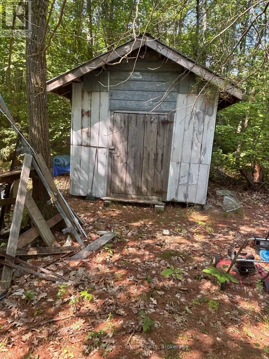 B207   LOT43 B207 LOT 43 ISLAND E