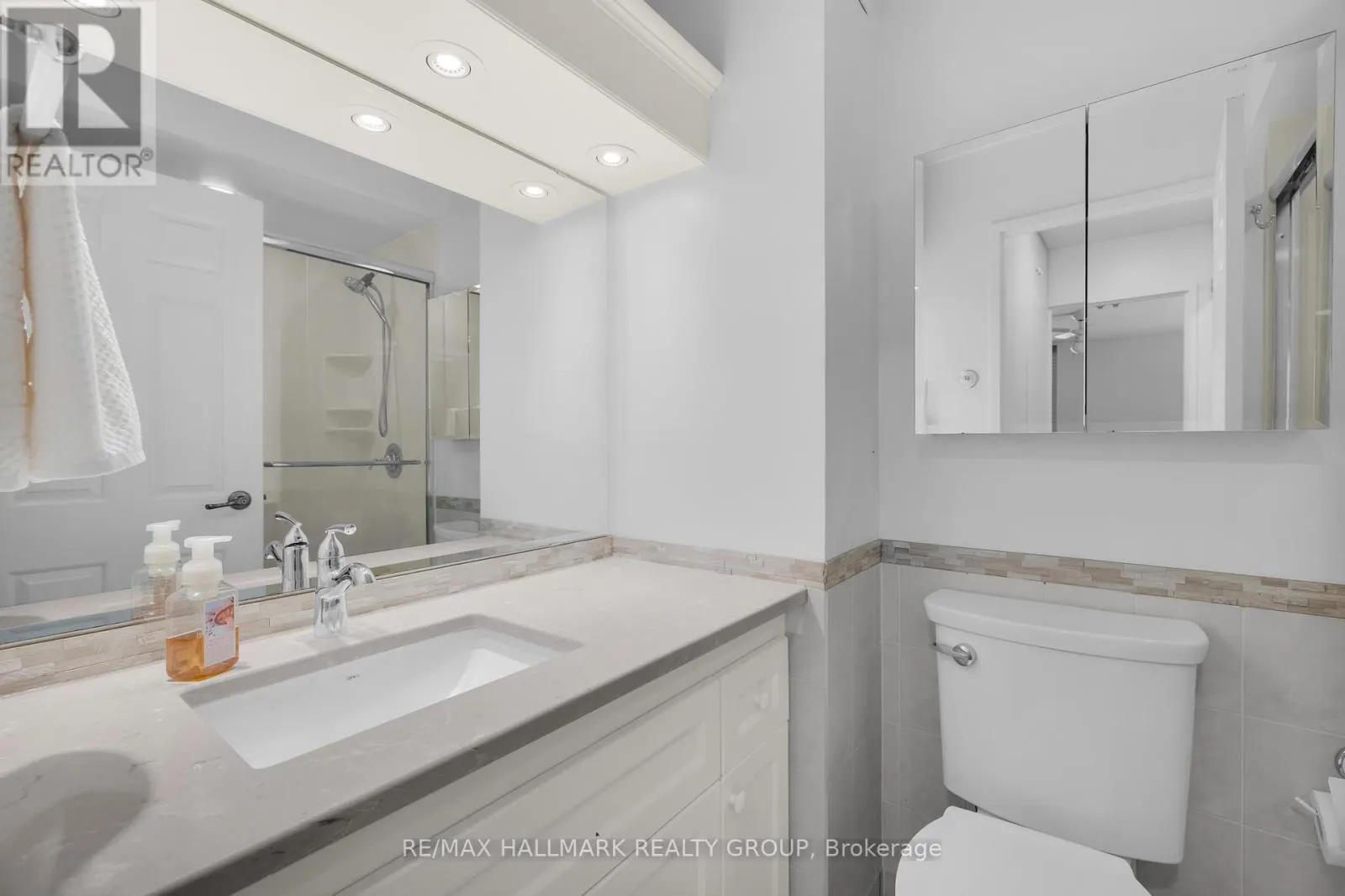 405 - 55 WATER STREET E