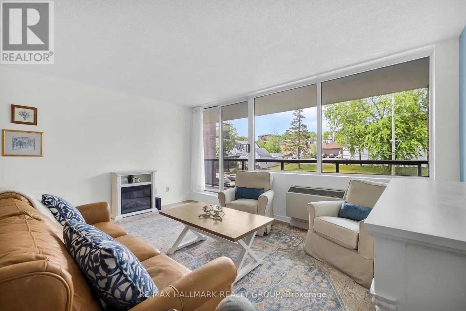 405 - 55 WATER STREET E