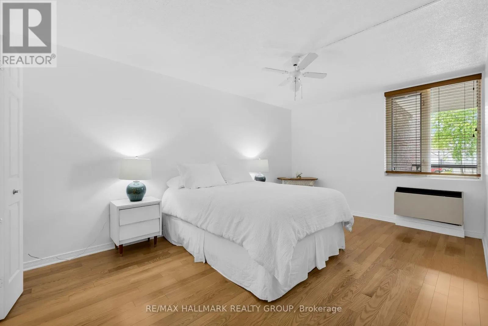 405 - 55 WATER STREET E