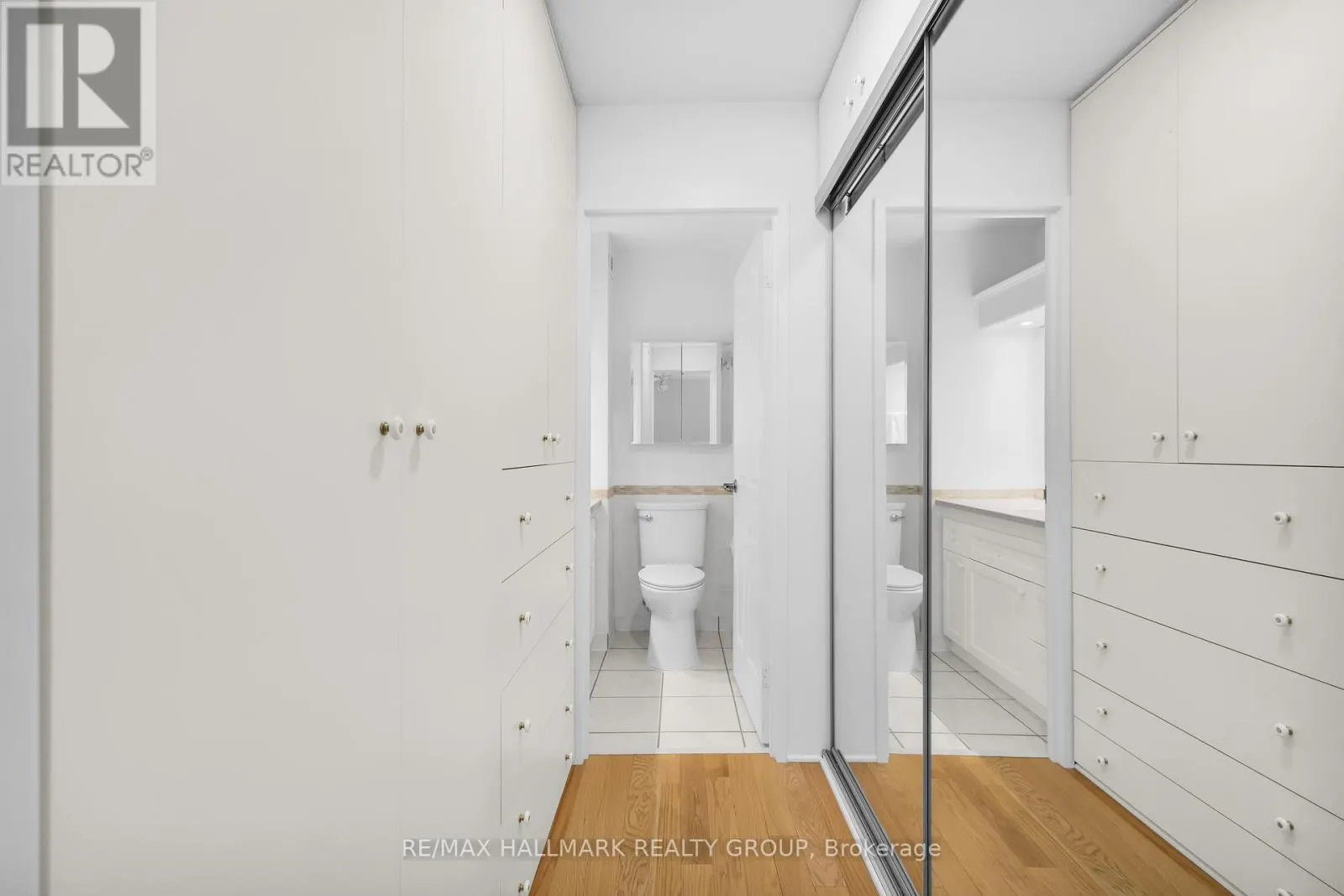 405 - 55 WATER STREET E