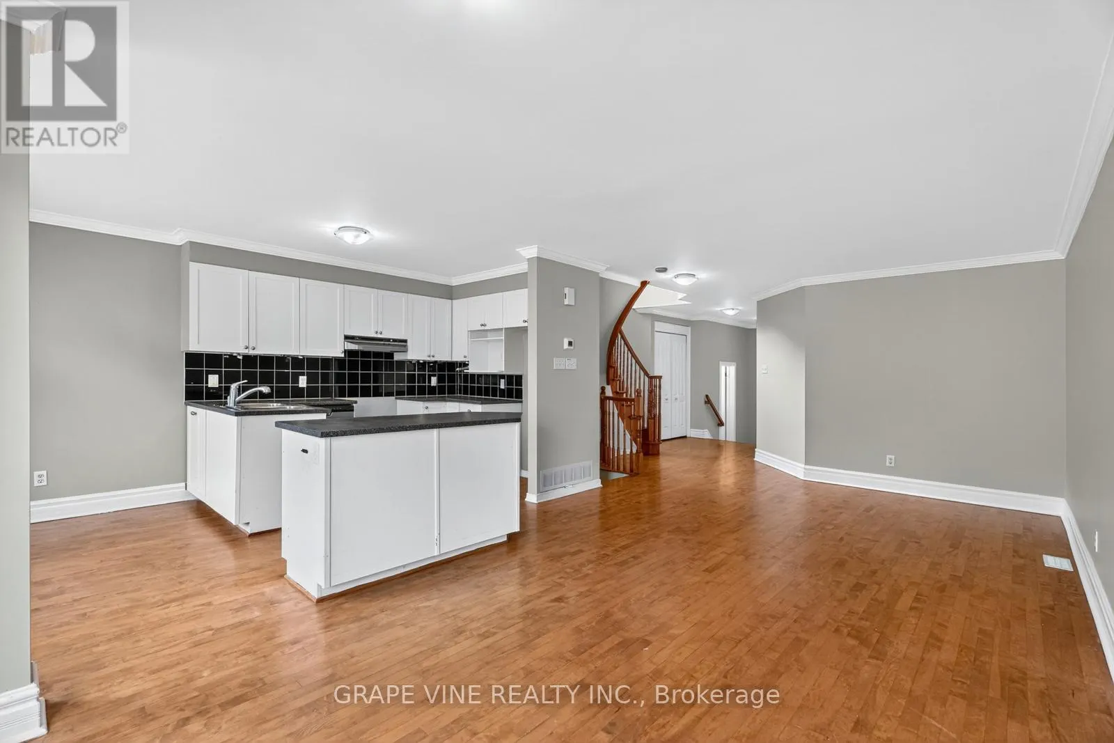 27 FLOWERTREE CRESCENT