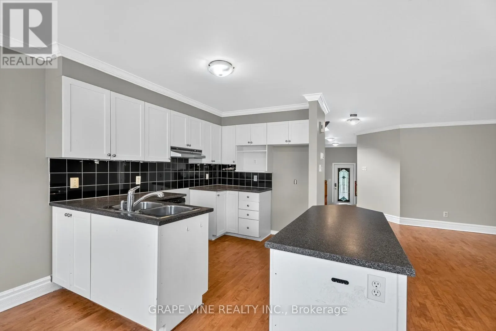 27 FLOWERTREE CRESCENT