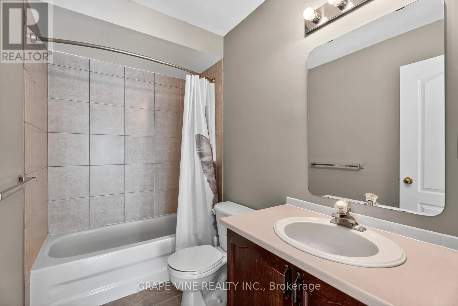 27 FLOWERTREE CRESCENT