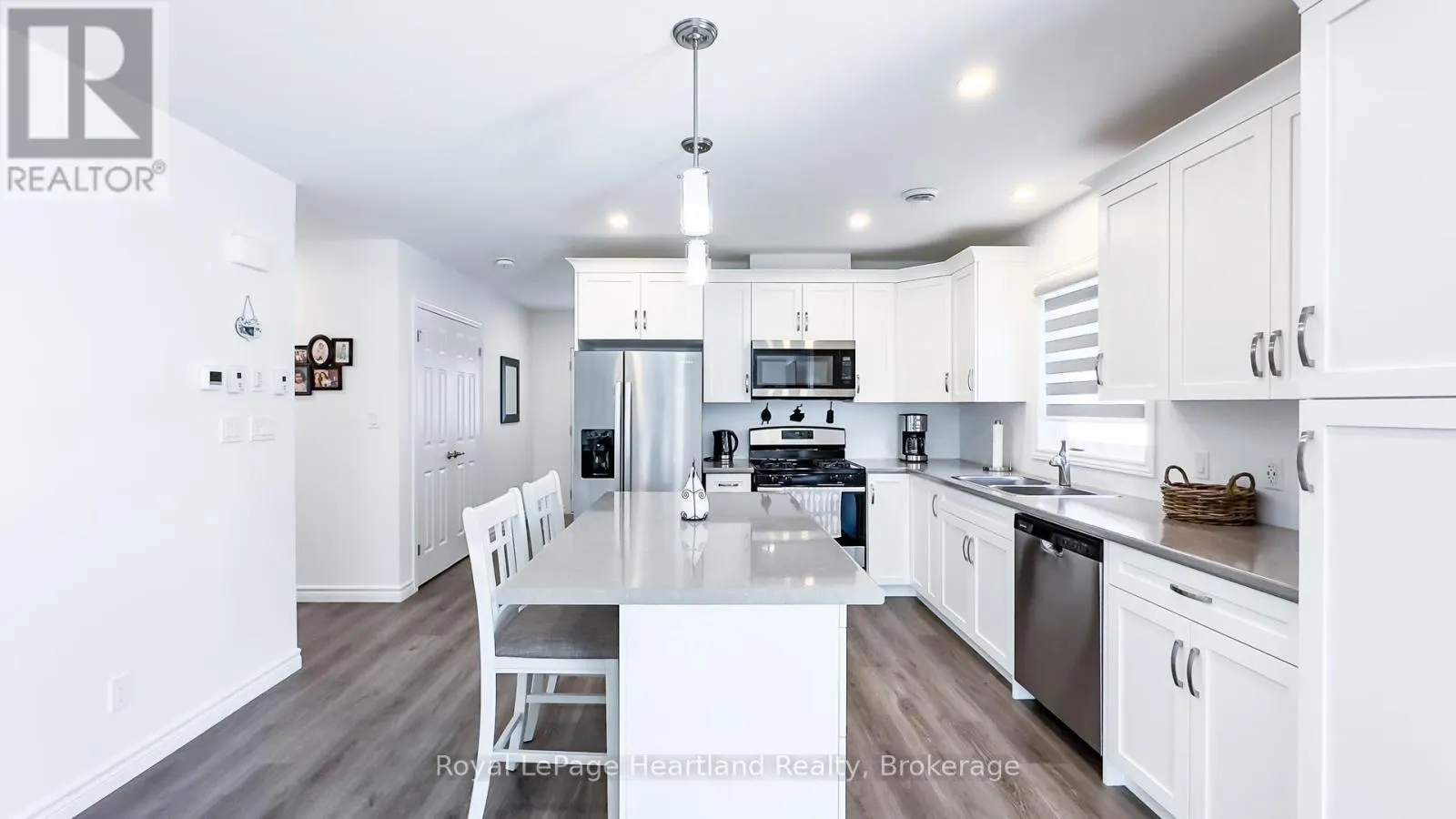 263 LAKE BREEZE DRIVE