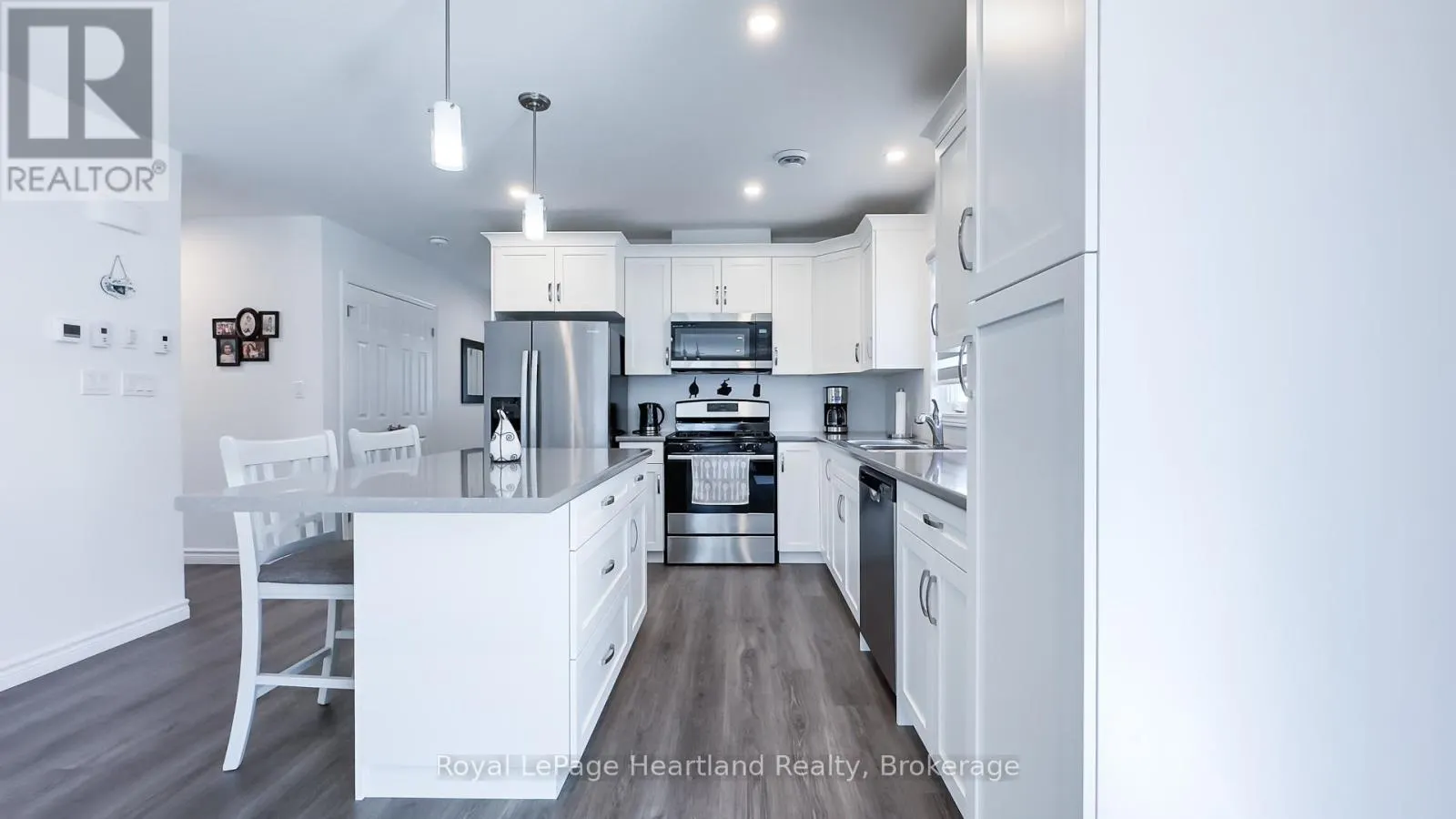 263 LAKE BREEZE DRIVE