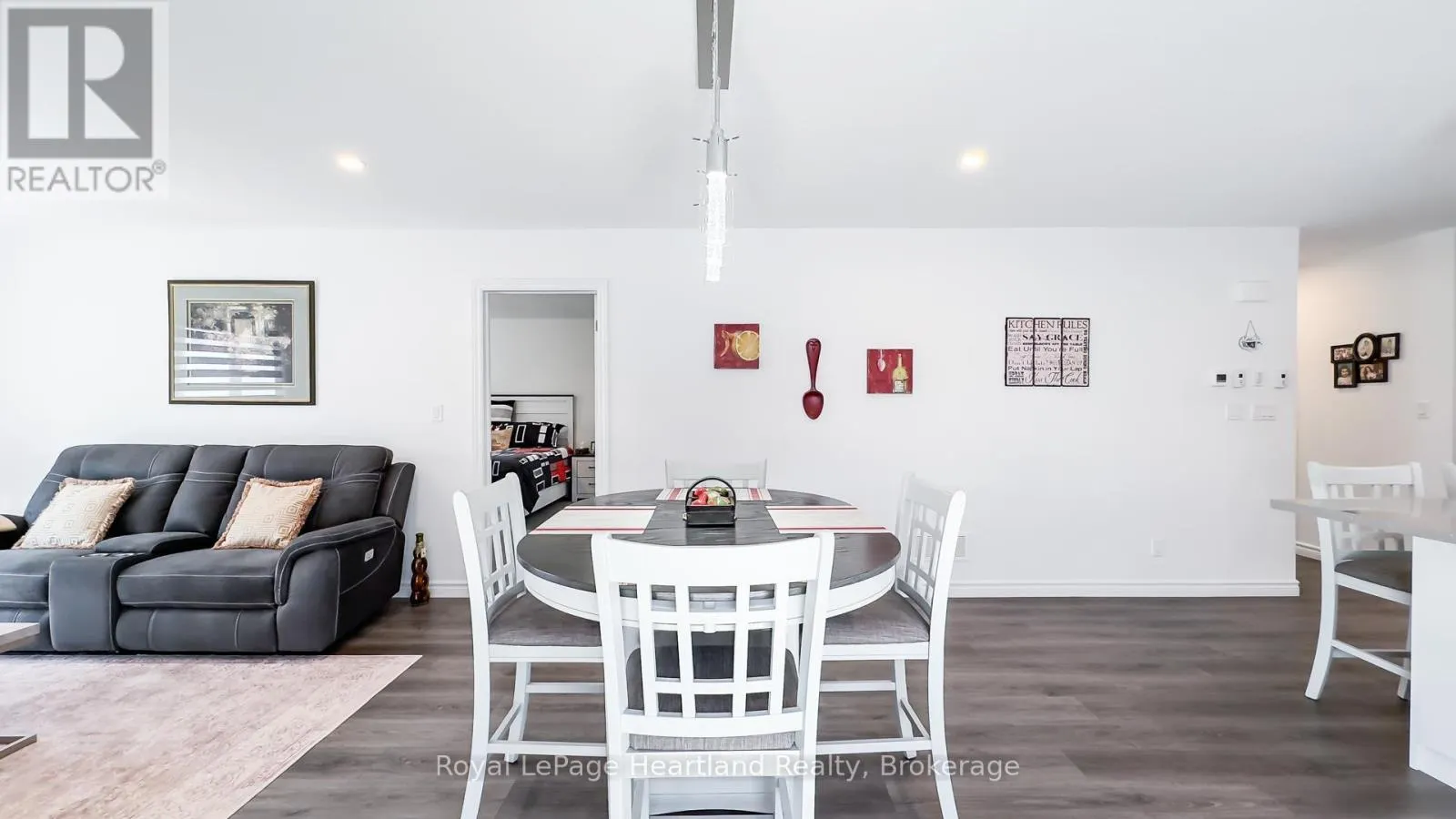 263 LAKE BREEZE DRIVE