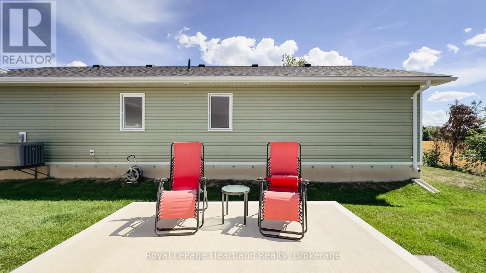 263 LAKE BREEZE DRIVE