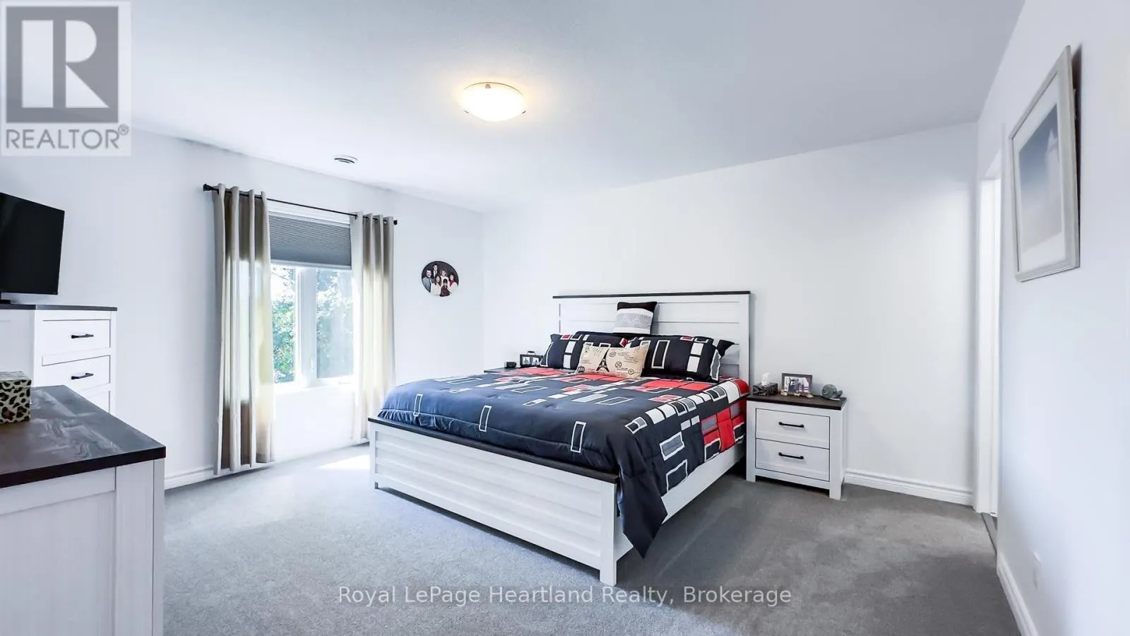 263 LAKE BREEZE DRIVE