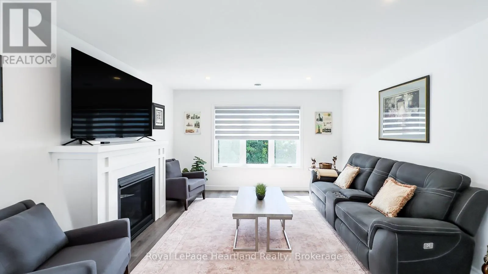263 LAKE BREEZE DRIVE