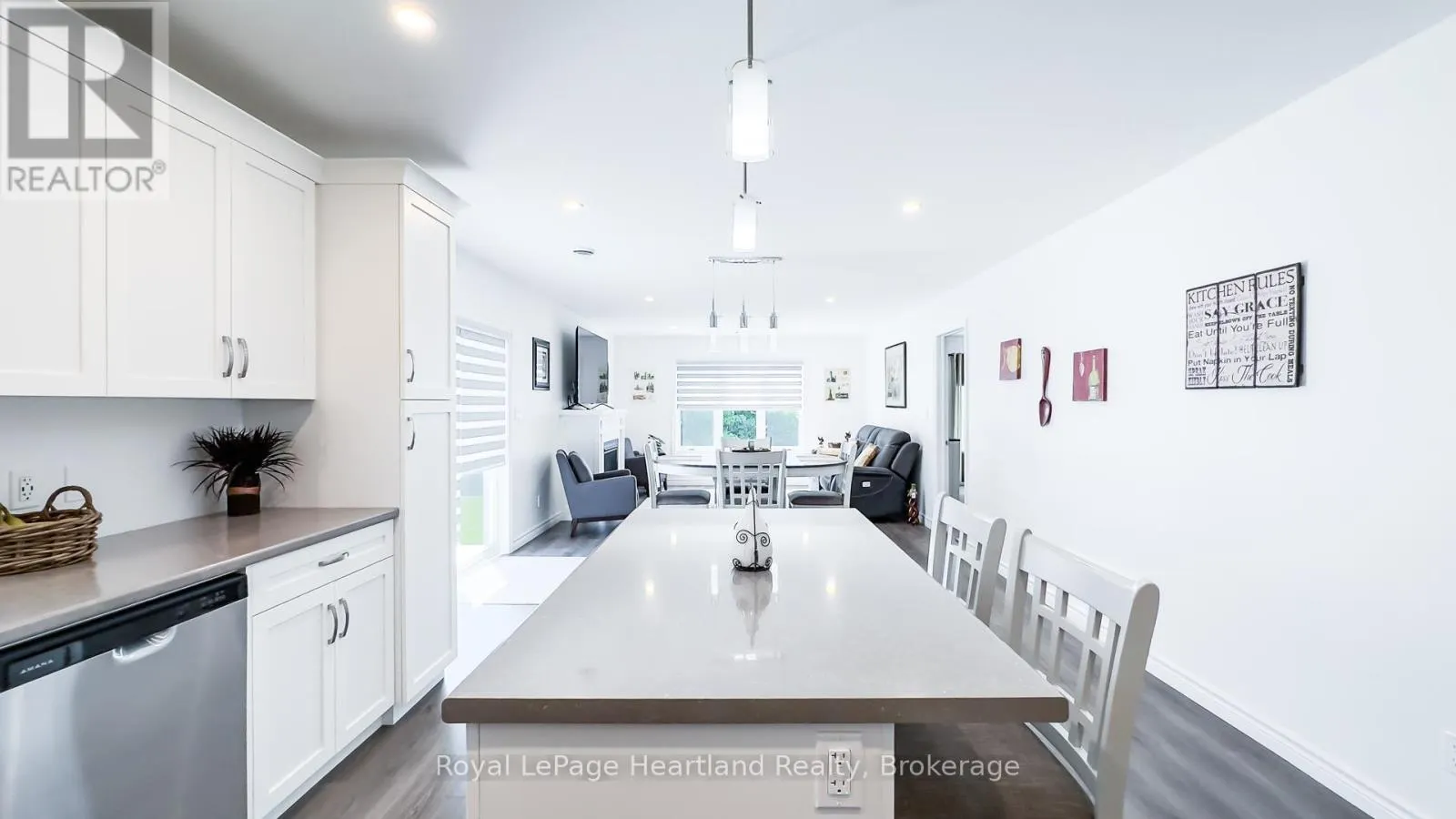263 LAKE BREEZE DRIVE