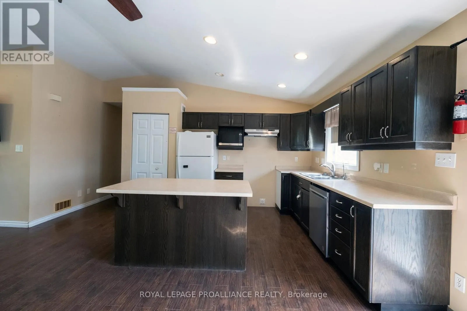 6206 OLD HIGHWAY 2