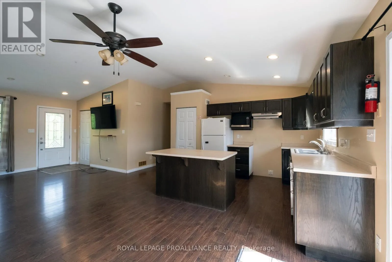 6206 OLD HIGHWAY 2