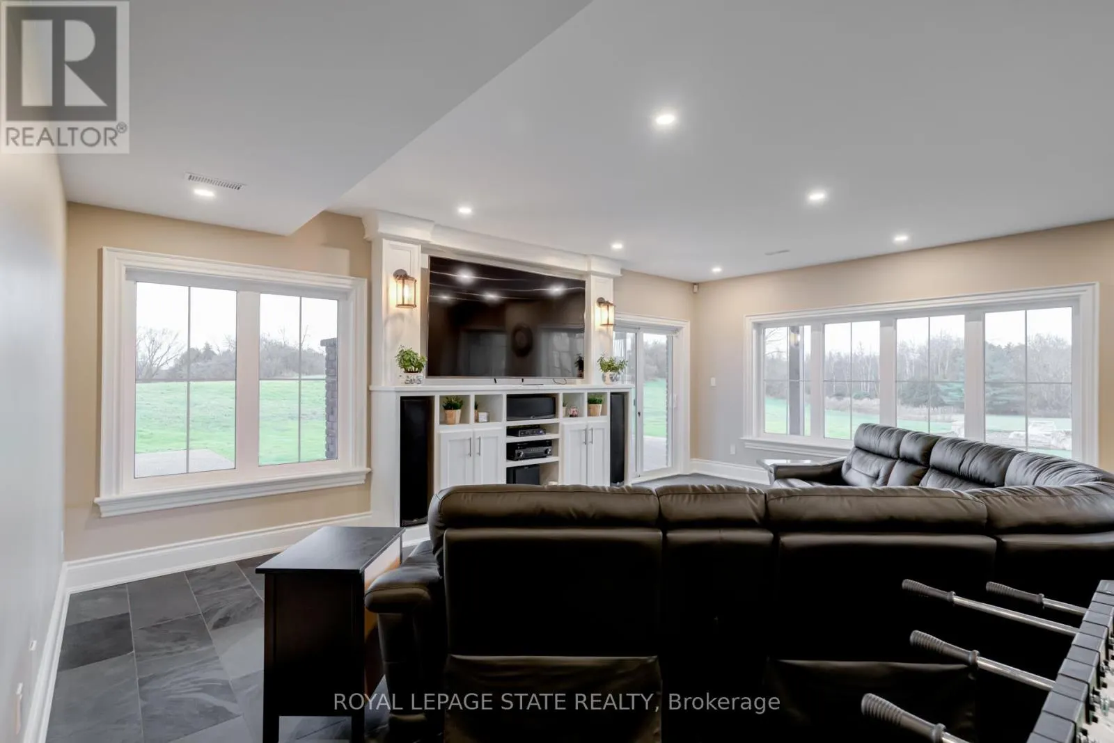 1041 CONCESSION 8 RR 3 W