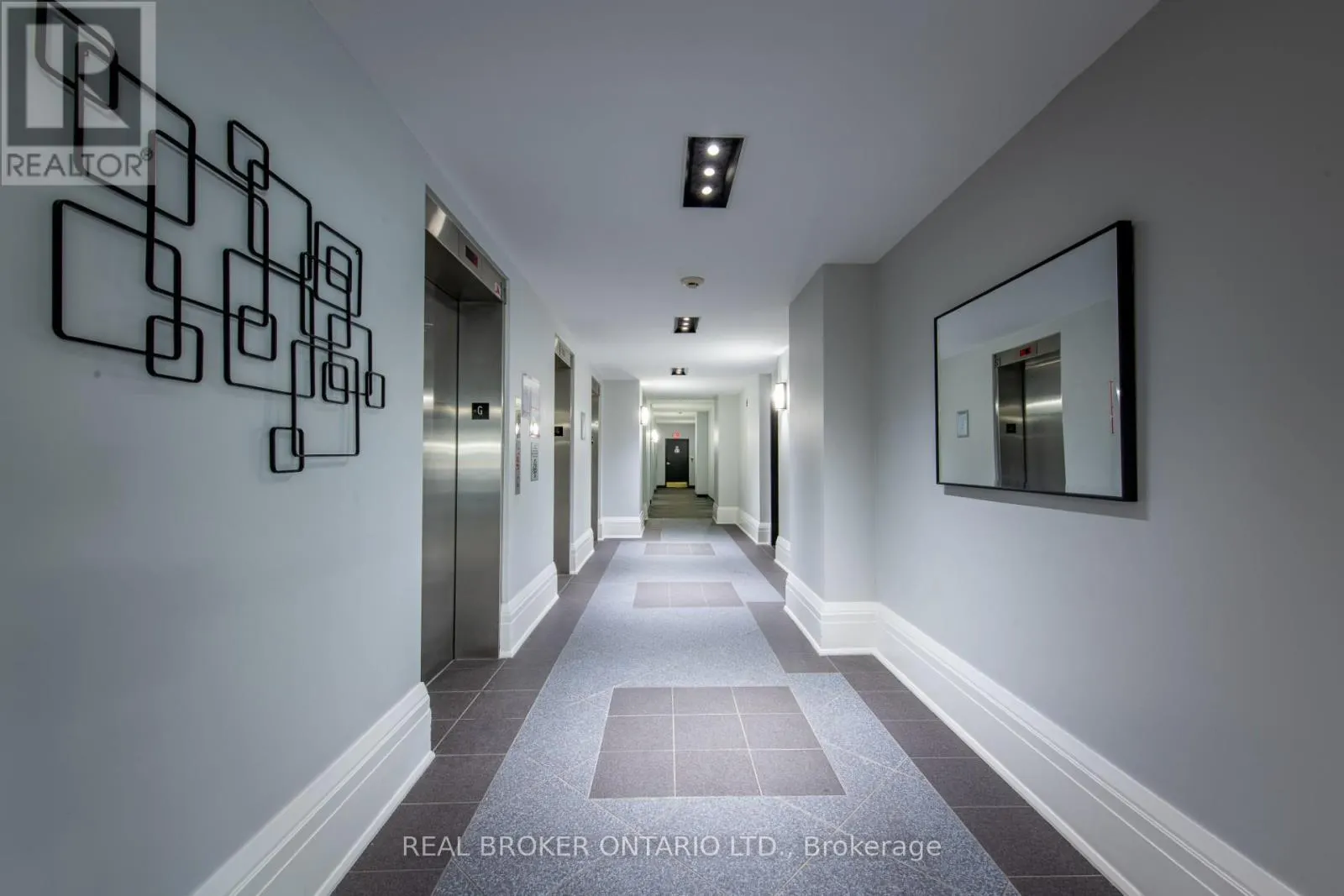 306 - 429 SOMERSET STREET W