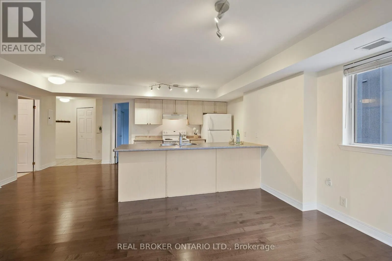 306 - 429 SOMERSET STREET W