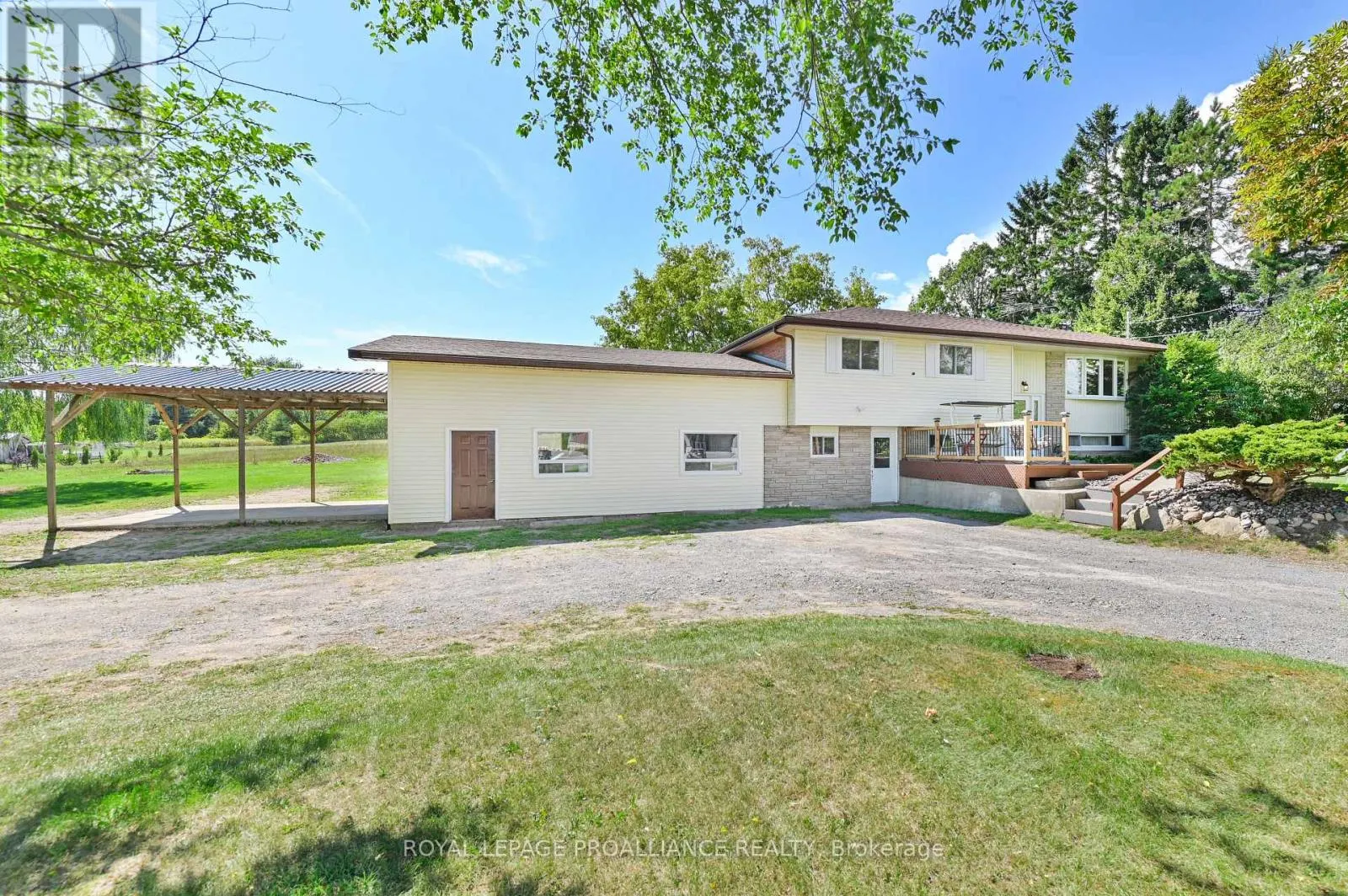 122 LISGAR STREET