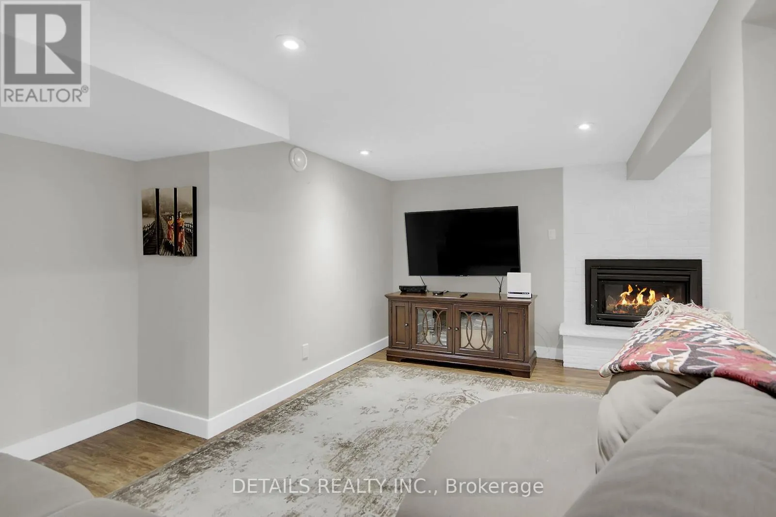 10 ABERFELDY STREET