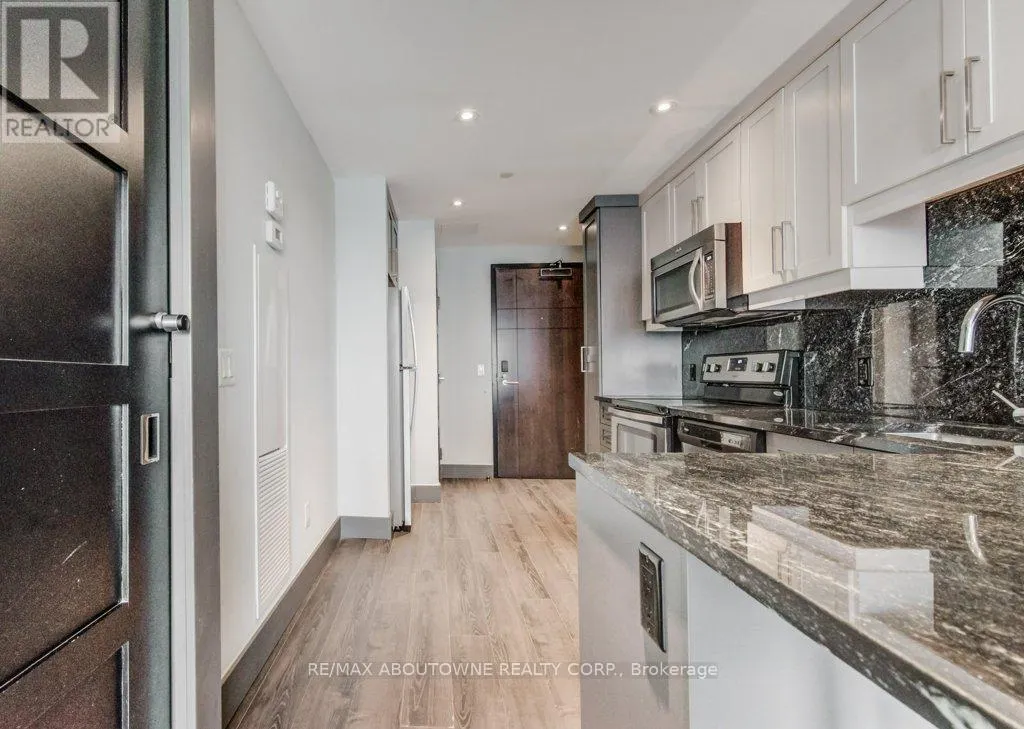 S-1403 - 330 PHILLIP STREET