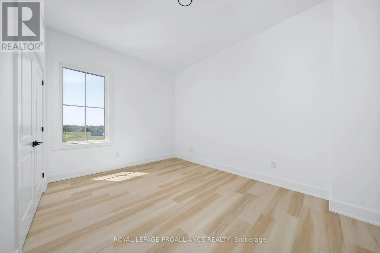 202 - 941 CHARLES WILSON PARKWAY, #202
