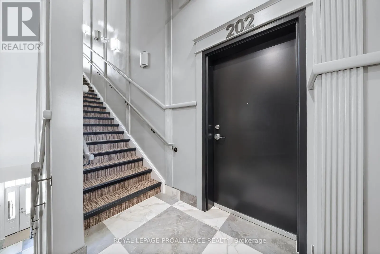 202 - 941 CHARLES WILSON PARKWAY, #202