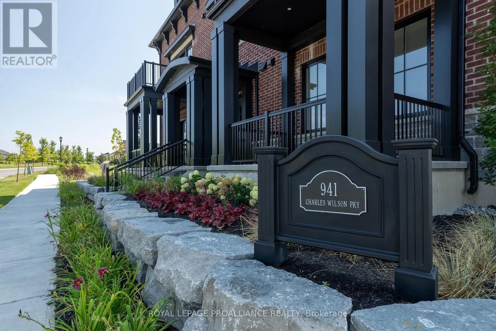 202 - 941 CHARLES WILSON PARKWAY, #202