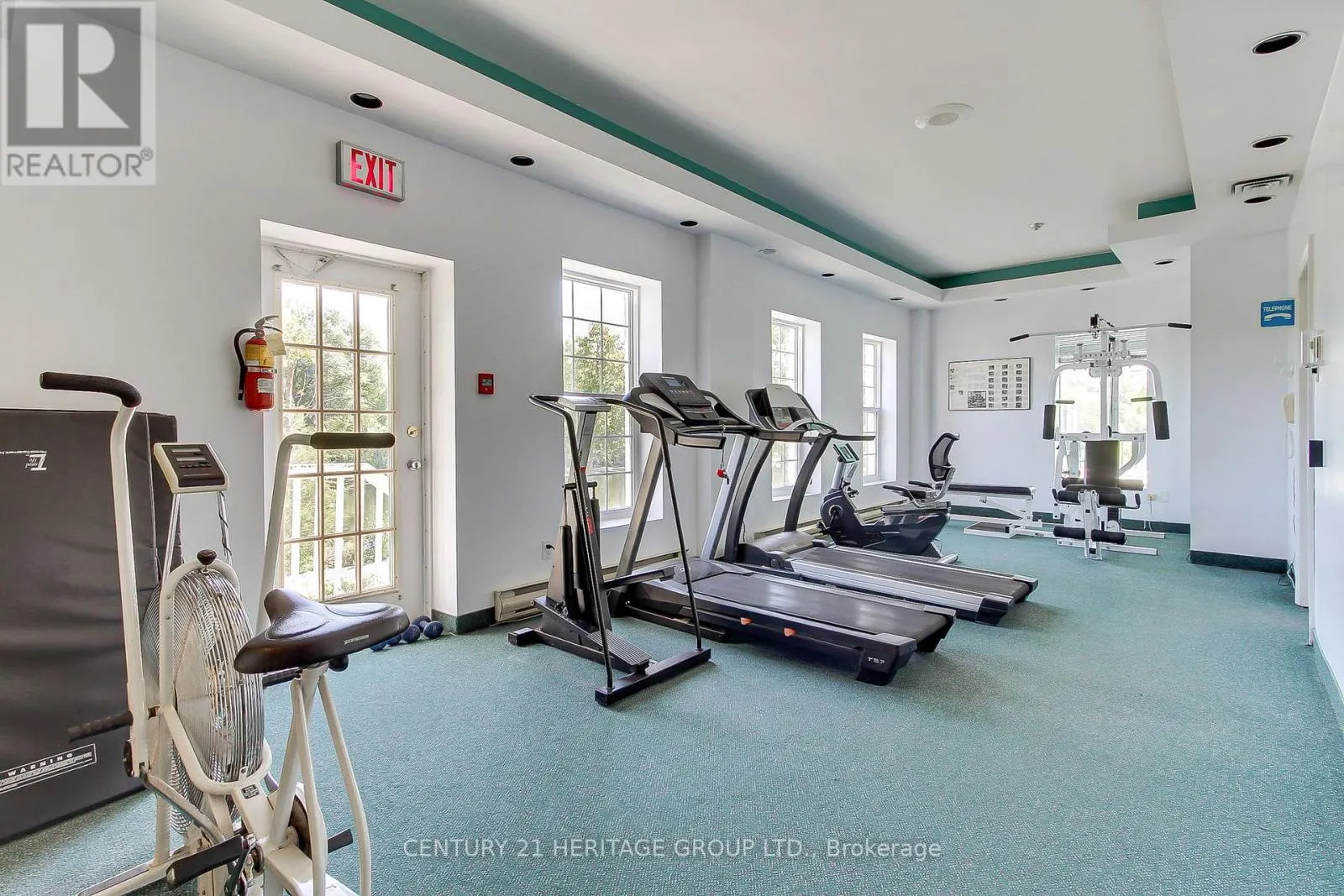 28J - 174 LINDSAY STREET N