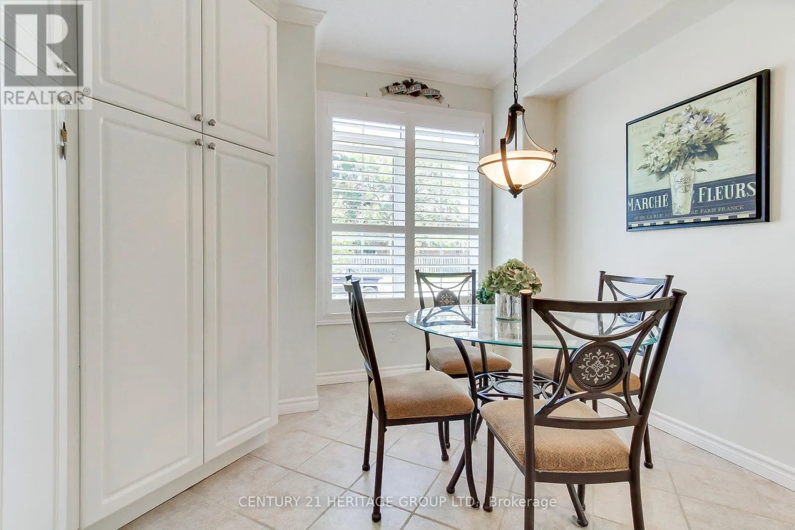 28J - 174 LINDSAY STREET N