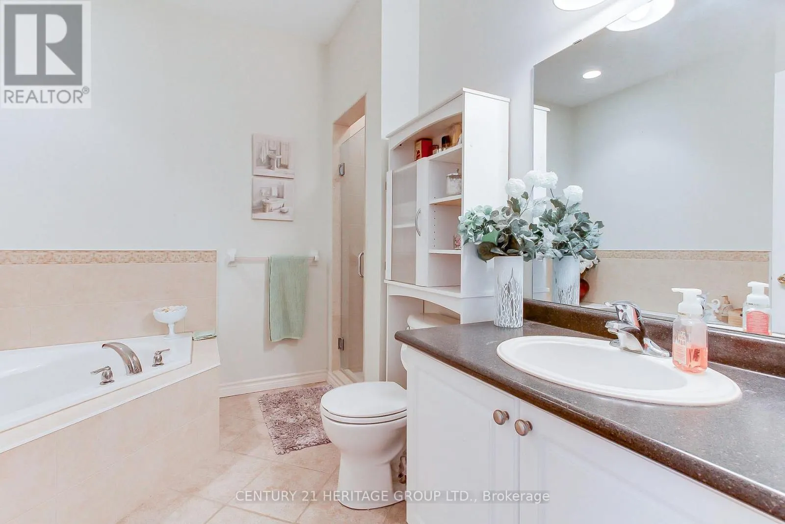 28J - 174 LINDSAY STREET N