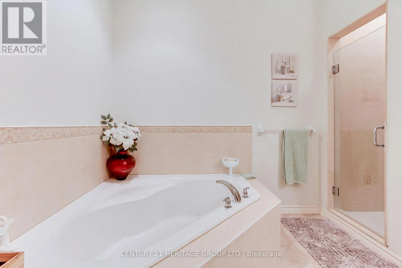 28J - 174 LINDSAY STREET N