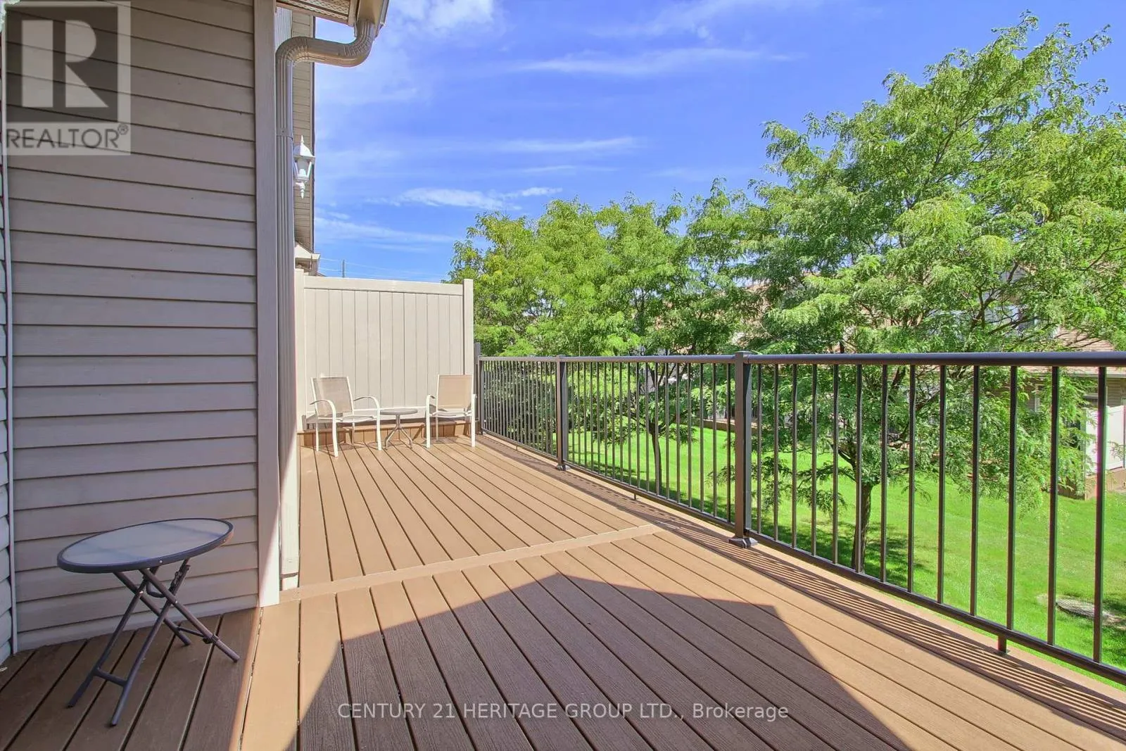 28J - 174 LINDSAY STREET N