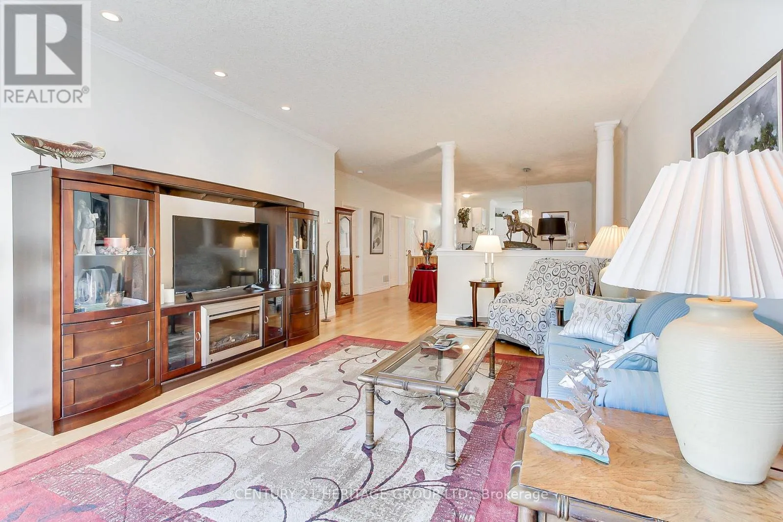28J - 174 LINDSAY STREET N