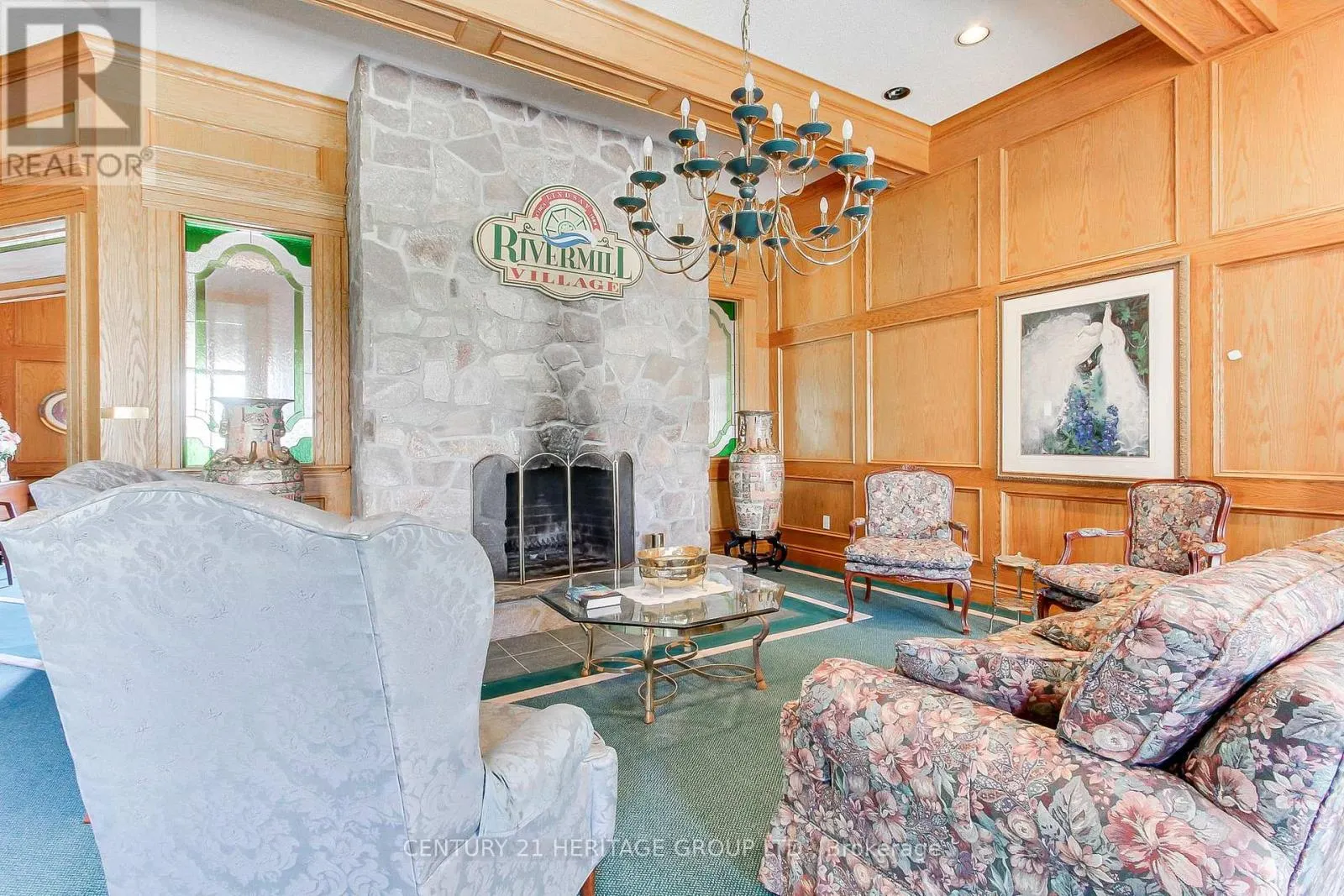 28J - 174 LINDSAY STREET N