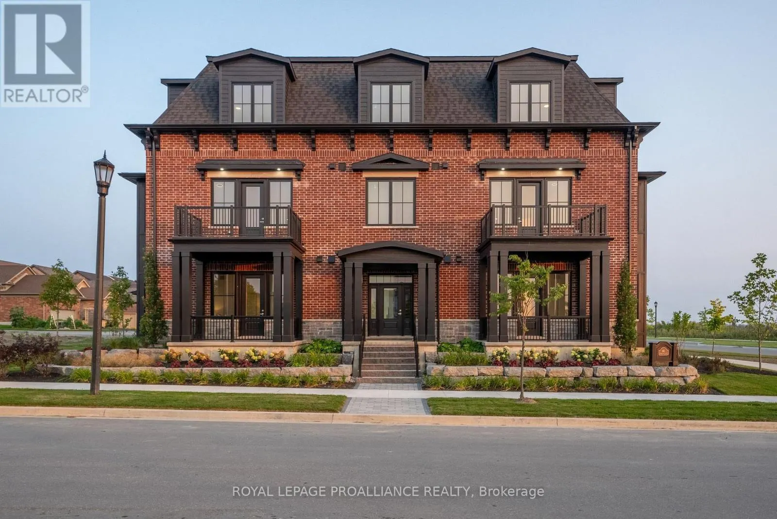 201 - 941 CHARLES WILSON PARKWAY, #201