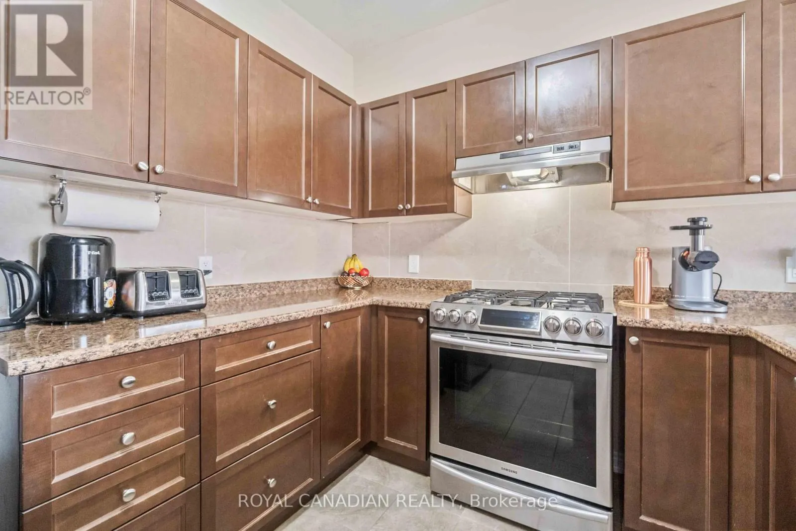 92 BETHUNE AVENUE