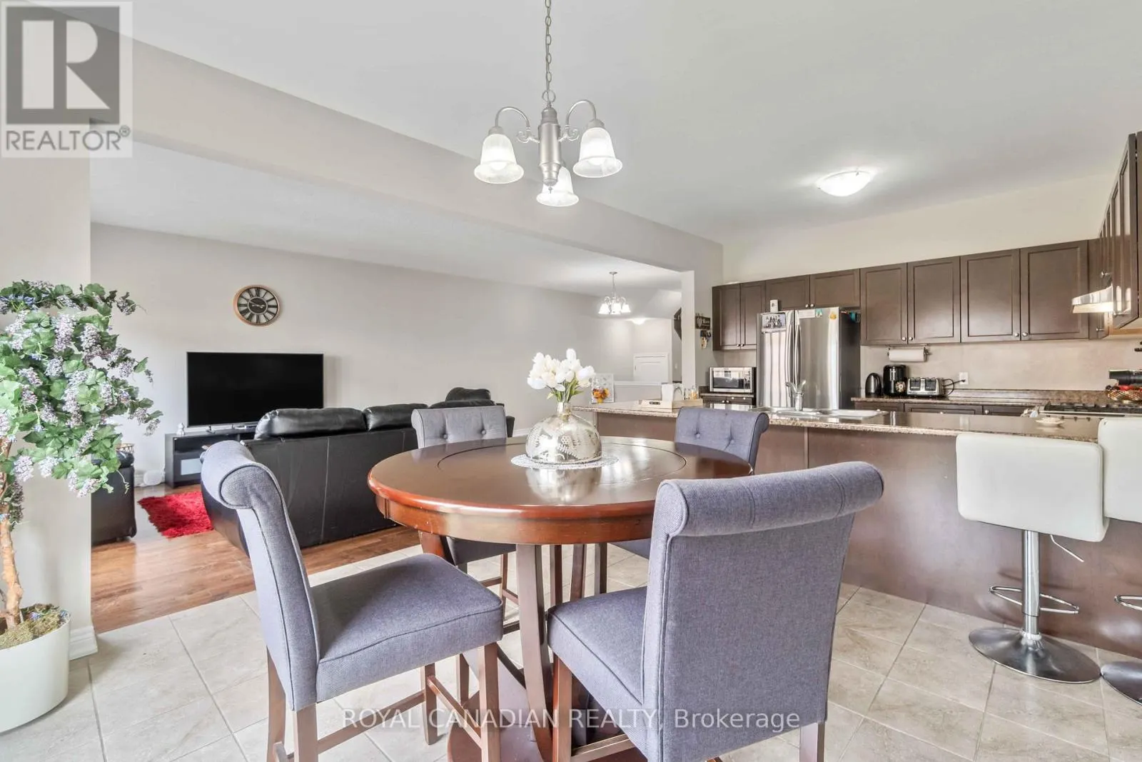 92 BETHUNE AVENUE