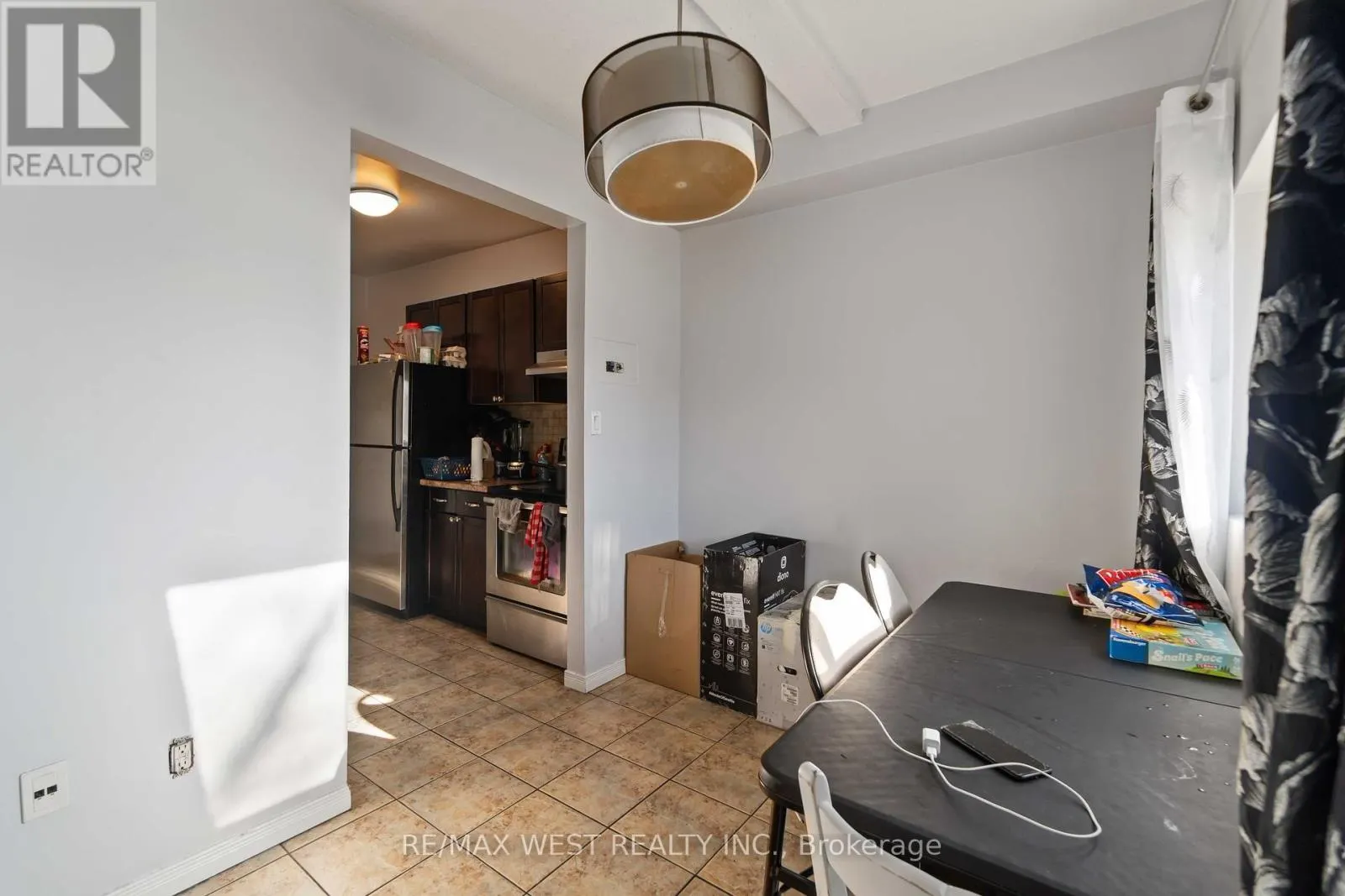 90 - 283 FAIRWAY ROAD N