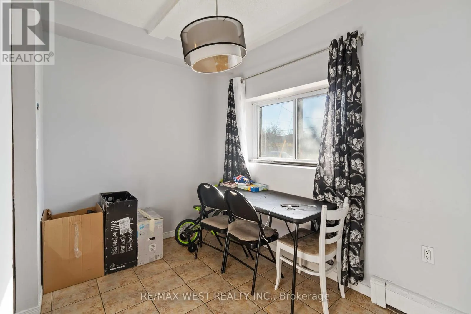 90 - 283 FAIRWAY ROAD N