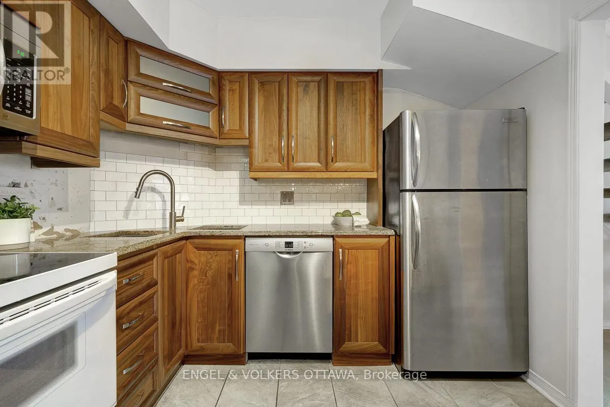 105A - 62 DONALD STREET