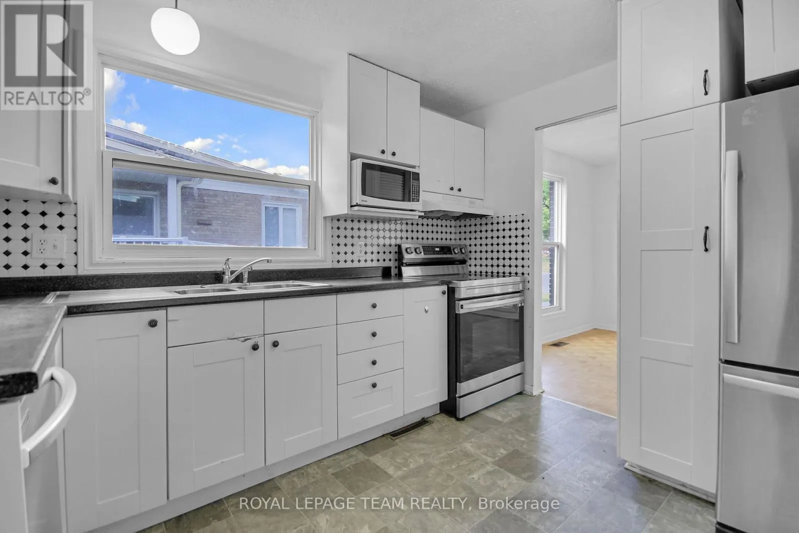 52 BOWHILL AVENUE