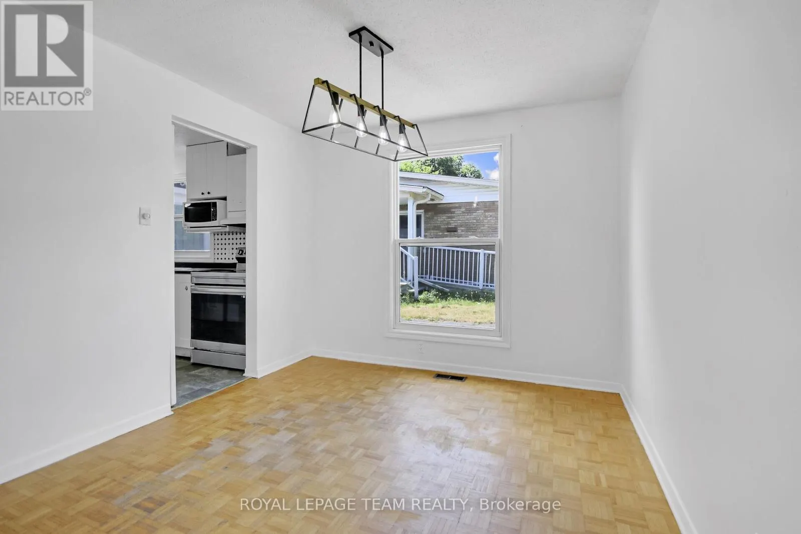 52 BOWHILL AVENUE
