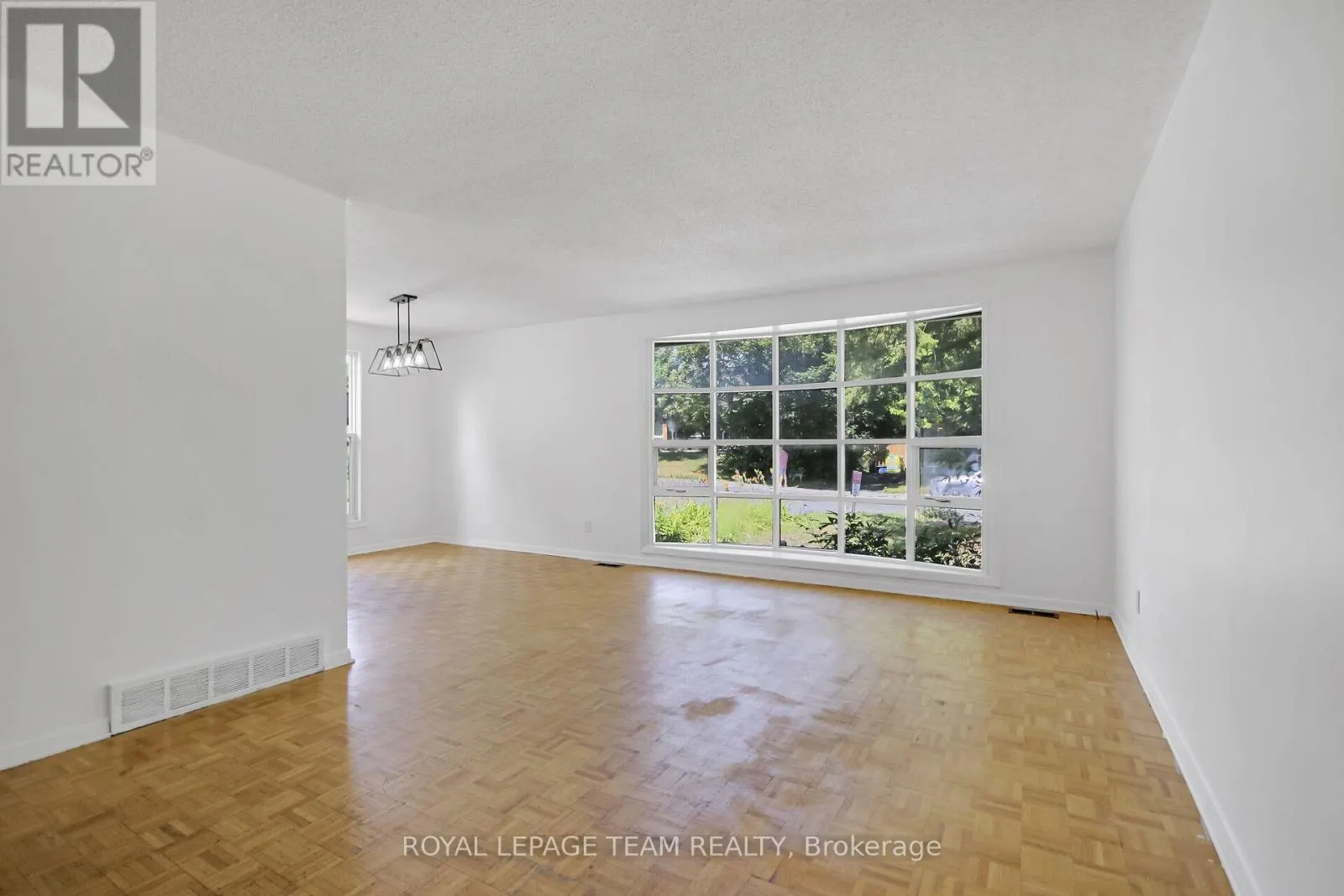 52 BOWHILL AVENUE