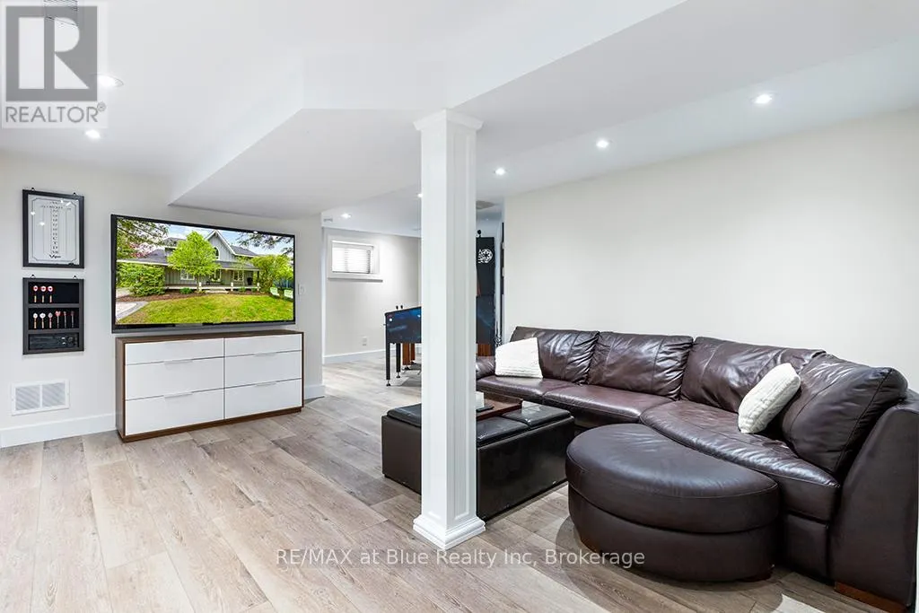 147 CARMICHAEL CRESCENT