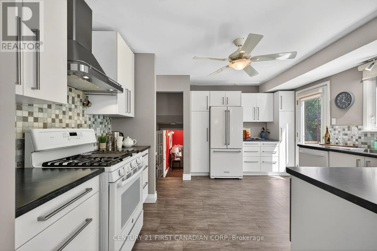 1432 NORMAN PLACE
