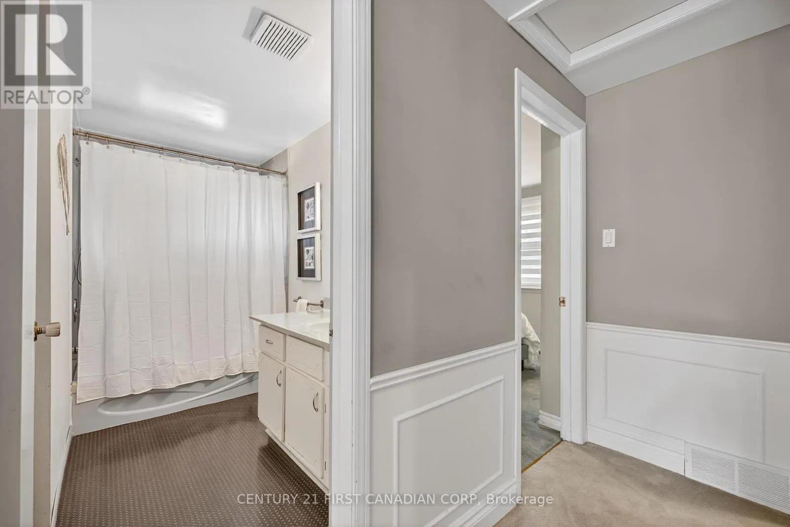 1432 NORMAN PLACE