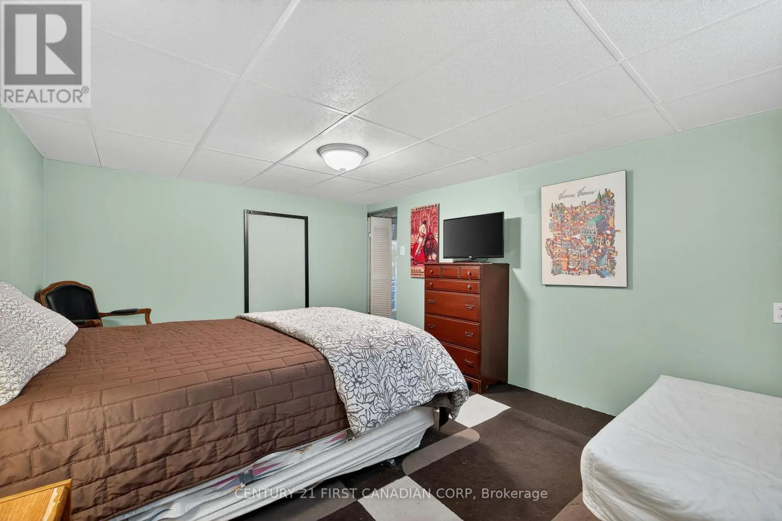 1432 NORMAN PLACE