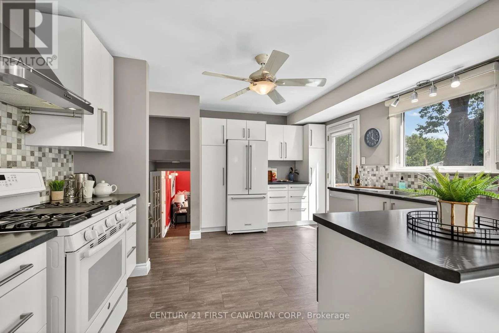 1432 NORMAN PLACE