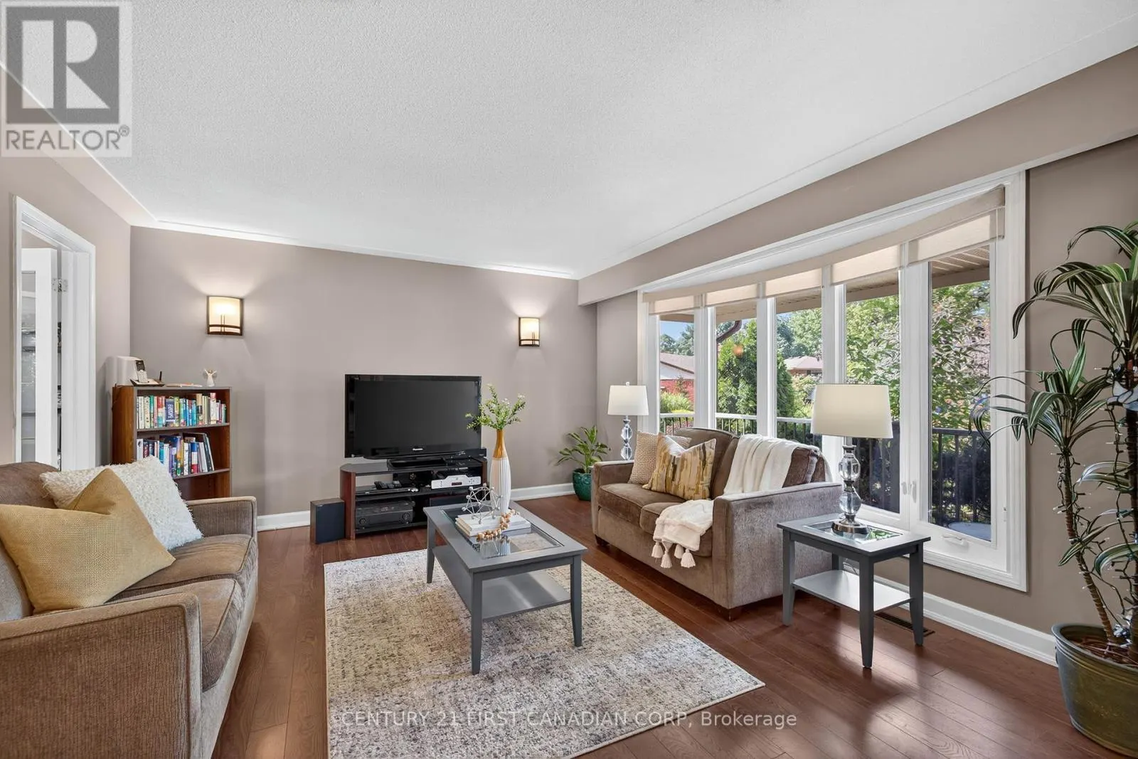 1432 NORMAN PLACE